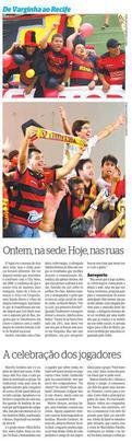 2013 - No embalo de Marcos Aurélio e Neto Baiano
Apenas dois anos depois do drama vivido em 2011, o Sport estava mais uma vez na Série B. E dessa vez o retorno para a Série A veio de forma mais tranquila. Mas não sem sobressaltos. Em uma temporada de altos e baixos, com direito a cinco treinadores diferentes (Vadão, Sérgio Guedes, Marcelo Martelotti, Neco e Geninho), o Sport contou com ajuda de outros resultados para carimbar a vaga com uma rodada de antecipação. Em um jogo que retratou o que foi a campanha do time.
Atuando contra o Boa Esporte, em Varginha, os rubro-negros abriram 3 a 0, ainda no primeiro tempo, com dois gols de Marcos Aurélio e um de Neto Baiano, os destaques da equipe, ao lado de um novato Lucas Lima, até então uma promessa emprestada pelo Santos. Mas permitiram a equipe mineira, já sem maiores, pretensões, diminuir para 3 a 2 e colocar o acesso antecipado em risco. No fim, mais uma campanha vitoriosa do Leão.
Sport
Saulo; Alison, Tobi e Oswaldo; Patric, Rithely, Aílton (Vinicíus Simon) e Lucas Lima (Rafael Pereira) e Marcelo Cordeiro; Marcos Aurélio e Neto Baiano (Felipe Azevedo). Técnico: Geninho.