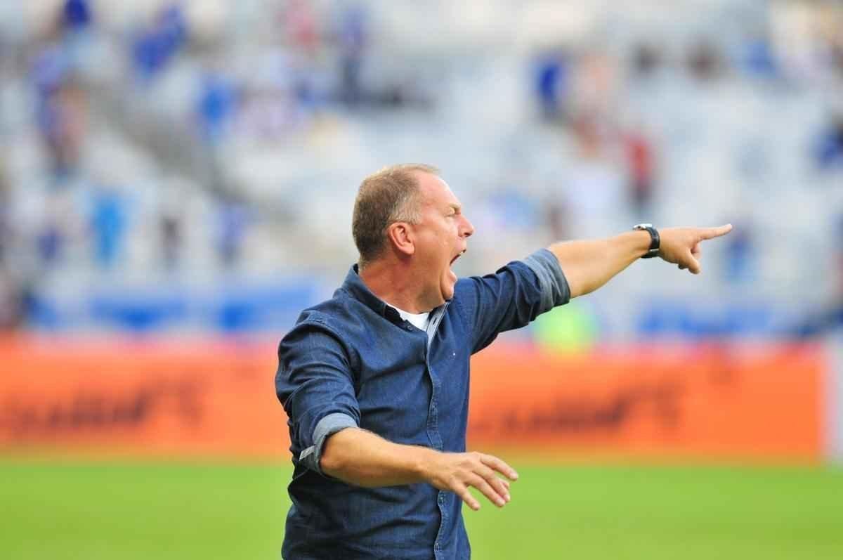 Partida no Mineiro marcou as estreias de Cruzeiro e So Paulo no Campeonato Brasileiro