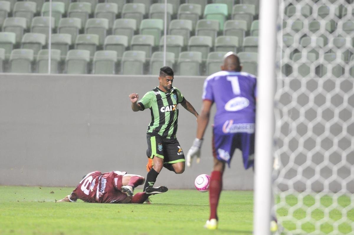 Amrica e Patrocinense se enfrentaram, no Independncia, pela primeira rodada do Campeonato Mineiro