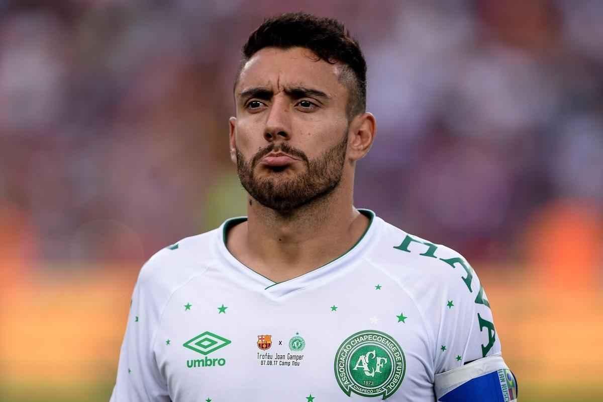 Duelo no estdio Camp Nou marca o retorno do lateral Alan Ruschel aos gramados aps o acidente com o avio da Chapecoense, em novembro de 2016