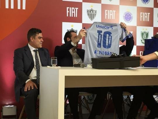 Presidentes e mascotes de Amrica, Atltico e Cruzeiro foram  fbrica da Fiat, em Betim, onde firmaram acordo comercial