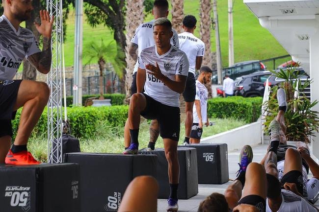 Fotos do primeiro treino de Hulk no Atlitco