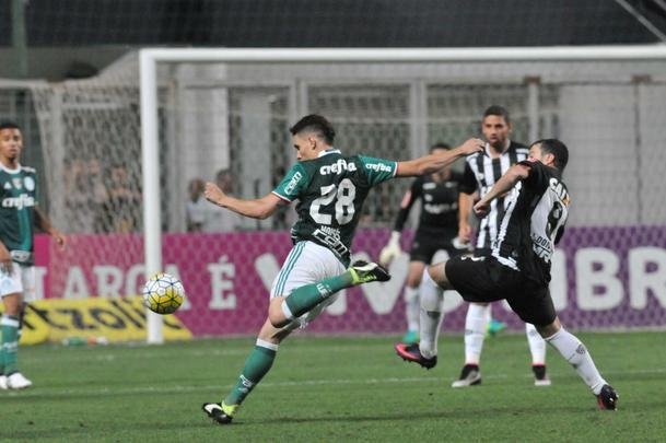 Imagens da partida entre Atltico e Palmeiras, no Independncia, pela 35 rodada do Brasileiro