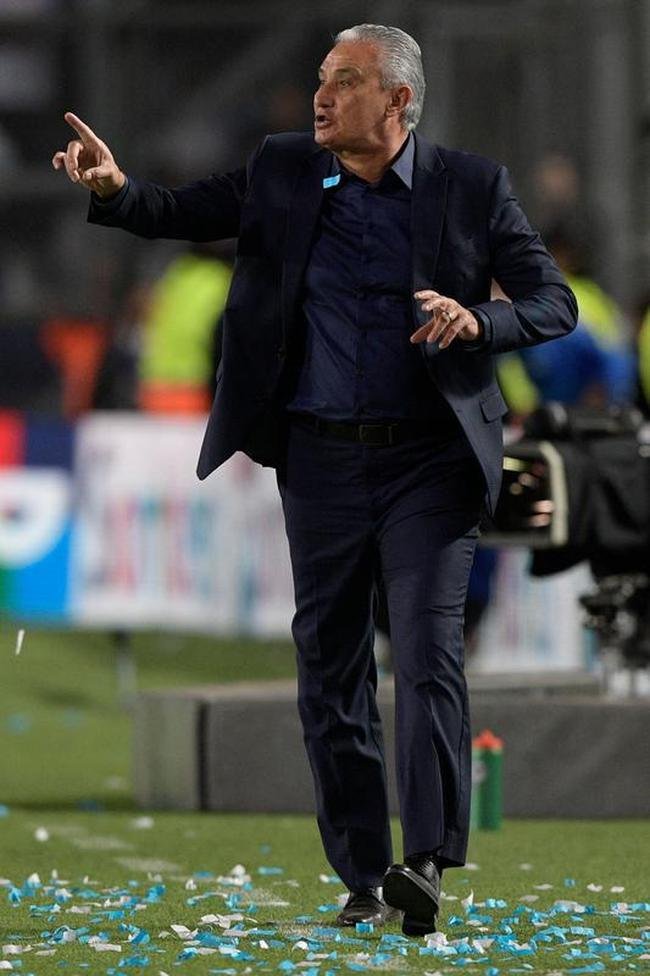 Sem Neymar, Brasil encarou a Argentina em clssico agitado pelas Eliminatrias