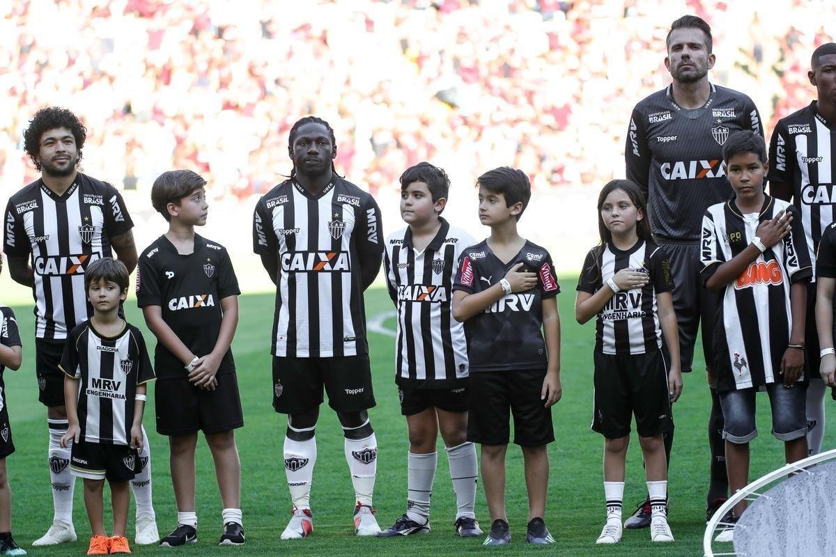 Imagens do duelo entre Flamengo e Atlético, no Maracanã, pela 26ª rodada do Brasileiro