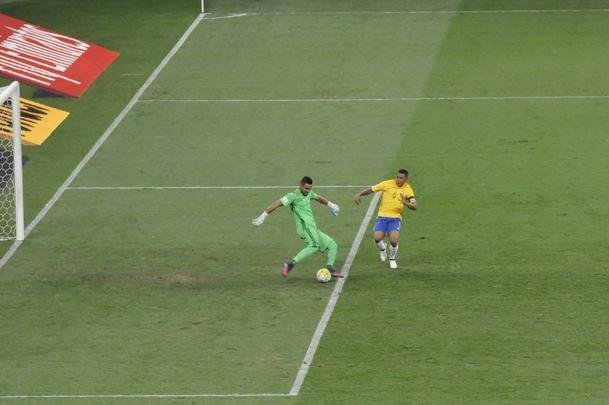 Fotos do primeiro tempo de Brasil x Argentina no Mineiro