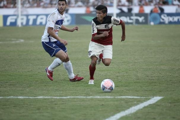 Em 2013, a Penalty apresentou outra camisa diferente para o Santa Cruz