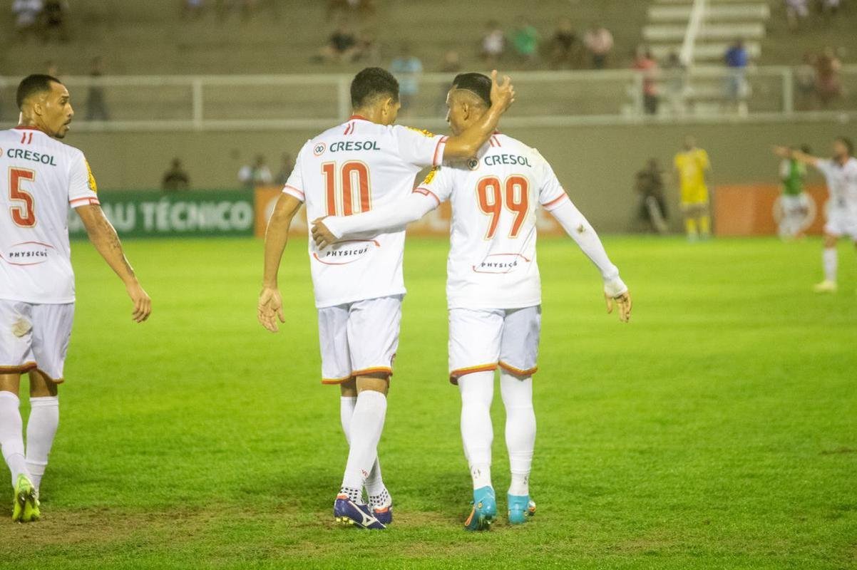 Tombense e Cruzeiro se enfrentaram pela Srie B