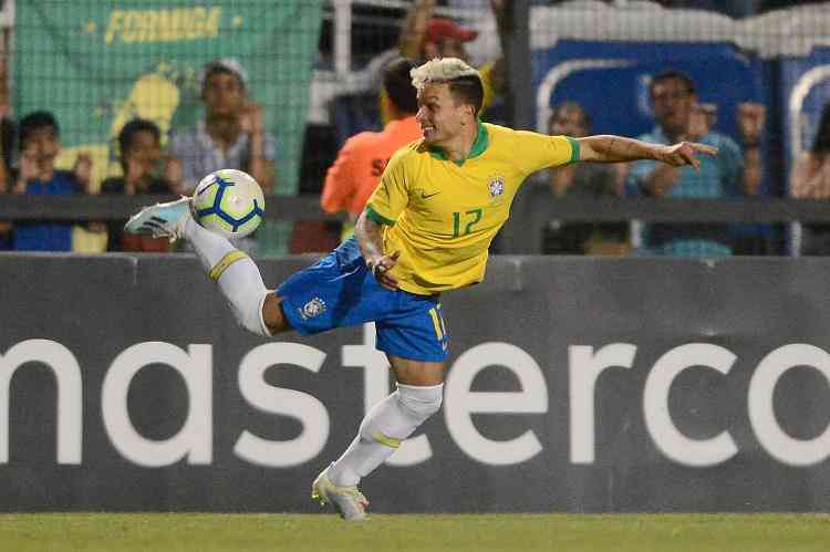 Gordinho? Neymar nega estar fora de forma: 'No próximo jogo peço camisa M'  - Superesportes