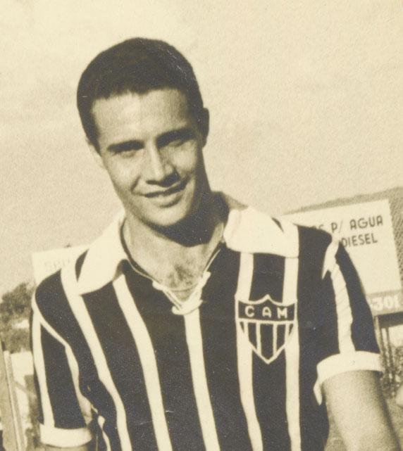 Procpio teve duas passagens pelo Atltico como jogador: de 1962 a 1963 e ainda em 1966. Na foto, um registro dele em 11/09/1962