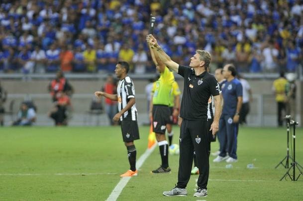 Paulo Autuori comandou o Atltico em trs oportunidades contra o Cruzeiro na temporada 2014. Todas as partidas terminaram empatadas em 0 a 0.