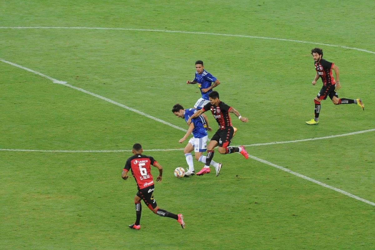 Fotos de Cruzeiro 1x0 Vitria, no Mineiro, pela nona rodada da Srie B