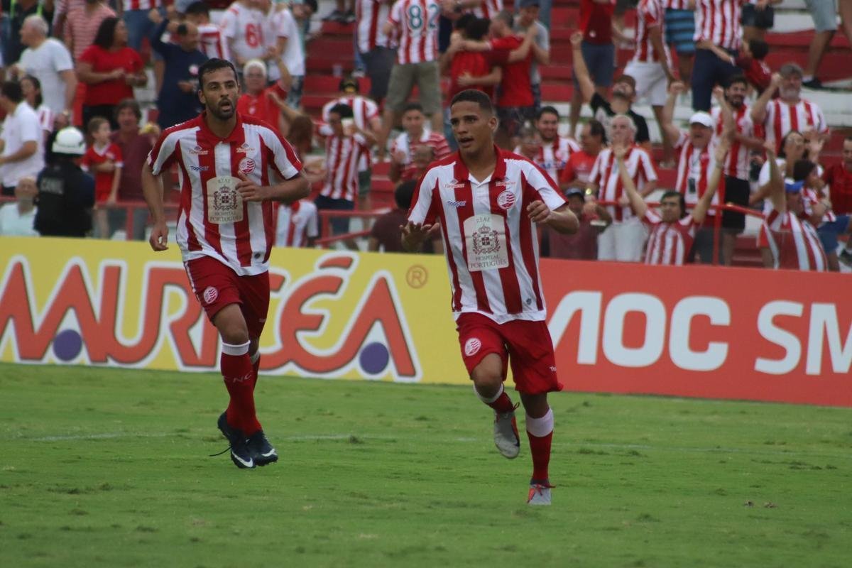 Vitória do Náutico, por 4 a 2, em cima da equipe do Flamengo de Arcoverde, em jogo do Estadual