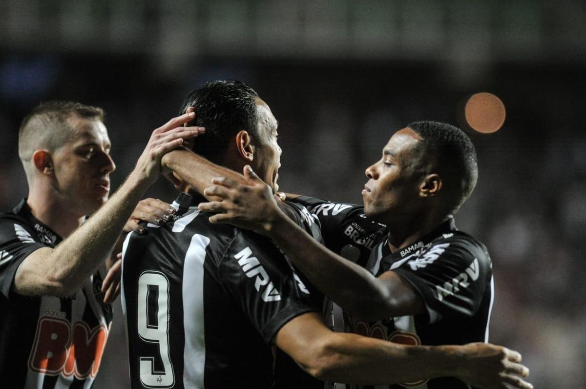 Confira as melhores imagens do duelo na estreia do Campeonato Brasileiro