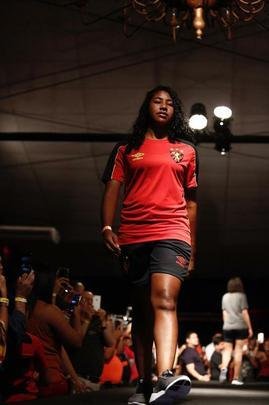 Festa de lançamento dos novos uniformes contou com a presença de jogadores e show de Paralamas de Sucesso