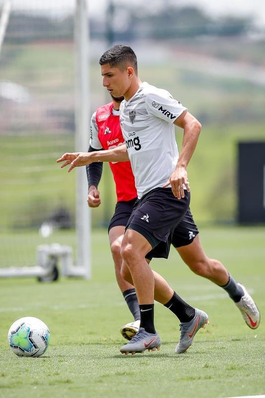 Veja fotos do treino do Atltico