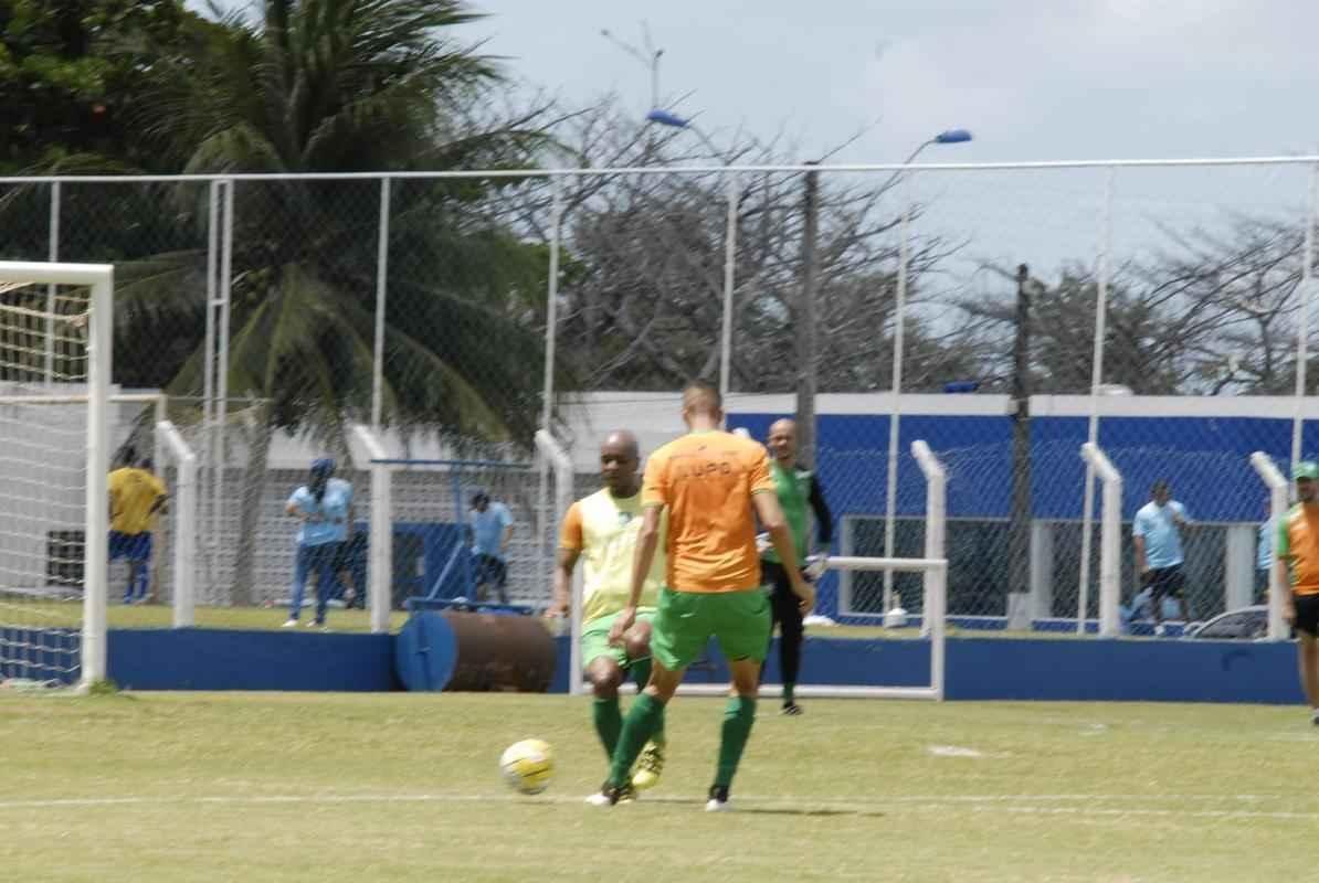 Amrica treina em Macei, no campo do CSA, para enfrentar o Murici-AL, pela Copa do Brasil