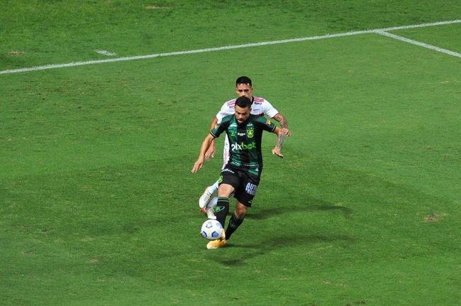 Fotos do jogo entre Amrica e So Paulo, no Independncia, em BH, pela ltima rodada do Campeonato Brasileiro de 2021