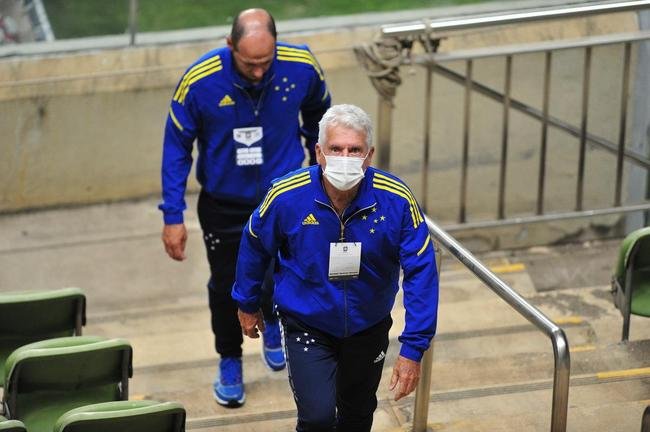 Fotos do duelo entre Cruzeiro e Vitria, no Independncia, em Belo Horizonte, pela 17 rodada da Srie B do Campeonato Brasileiro