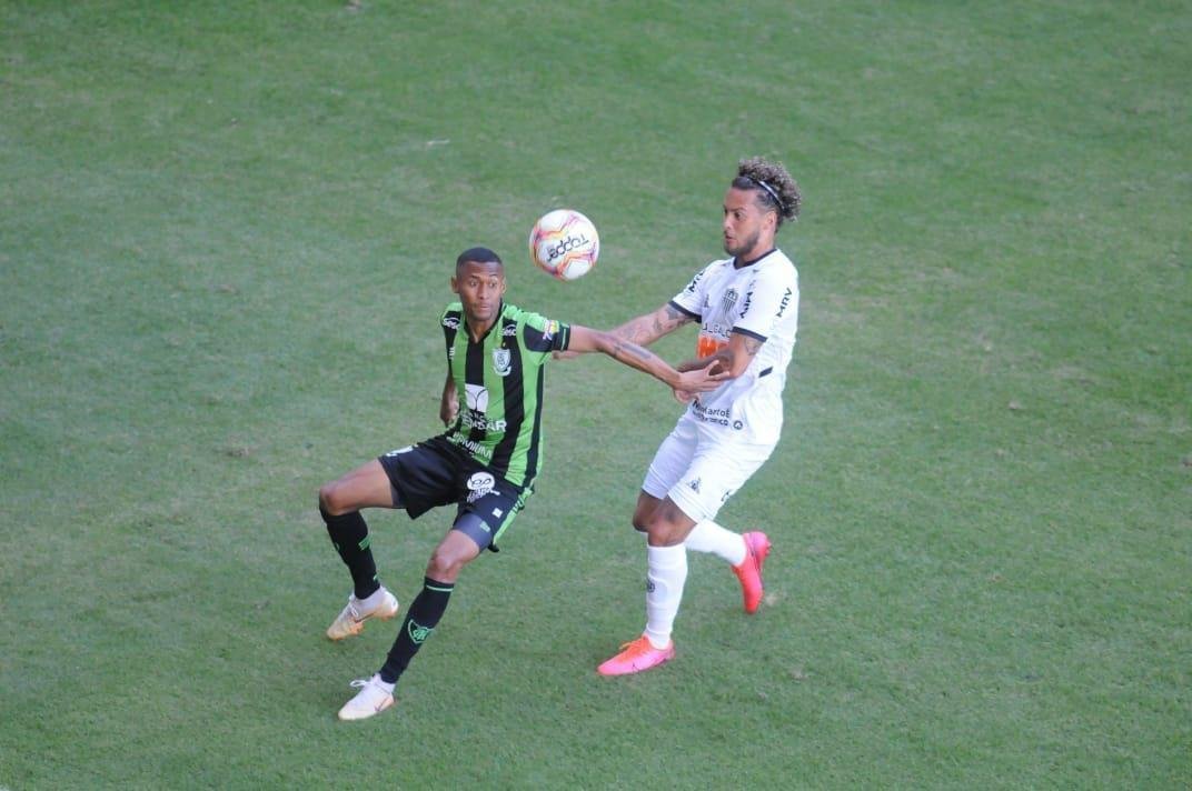Fotos do clssico entre Amrica e Atltico, no Independncia, em Belo Horizonte, pela 10 rodada do Campeonato Mineiro. Jogo marcou o retorno dos dois rivais ao futebol em plena pandemia do novo coronavrus (Juarez Rodrigues/EM/DAPress)