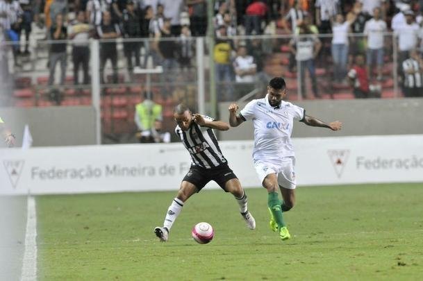 Fotos do primeiro tempo do clssico entre Atltico e Amrica, no Independncia, pela semifinal do Mineiro