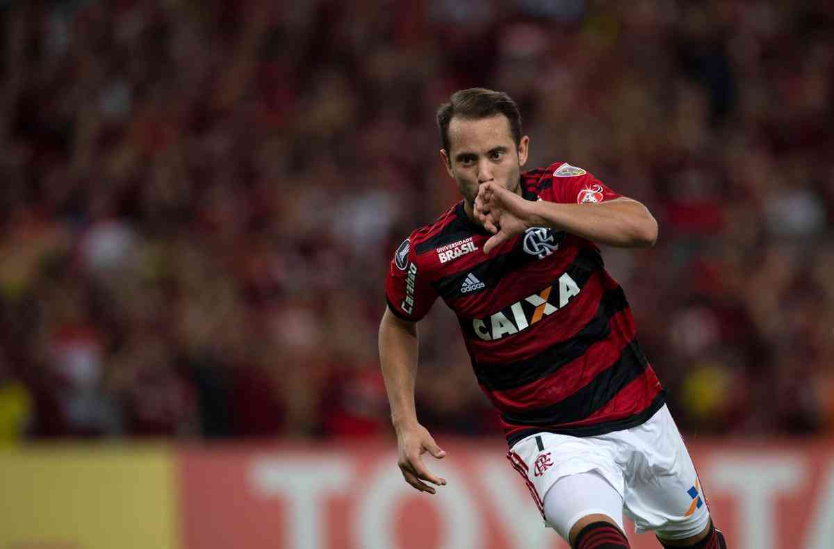 verton Ribeiro - O ex-jogador do Cruzeiro atuou em 57 jogos pelo Flamengo nesta temporada e marcou 10 gols. Ele tem contrato com o clube carioca at junho de 2021.