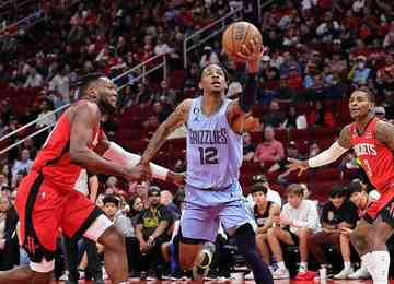 Armadores lideraram as equipes em triunfos sobre Rockets e Suns no quarto dia de jogos da nova temporada da NBA; outras nove partidas foram disputadas