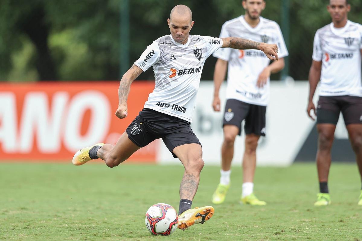 Fotos do treino do Atltico neste sbado, o ltimo de Victor no clube