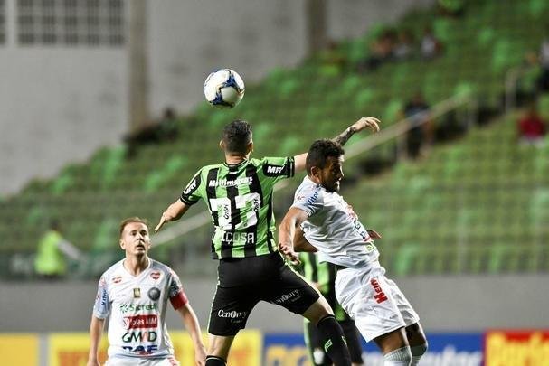 Fotos do jogo entre América e Operário
