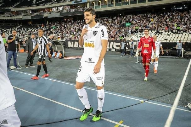 Fotos do duelo entre Botafogo e Atltico, no Estdio Nilton Santos, no Rio, pela ida das oitavas de final da Copa Sul-Americana
