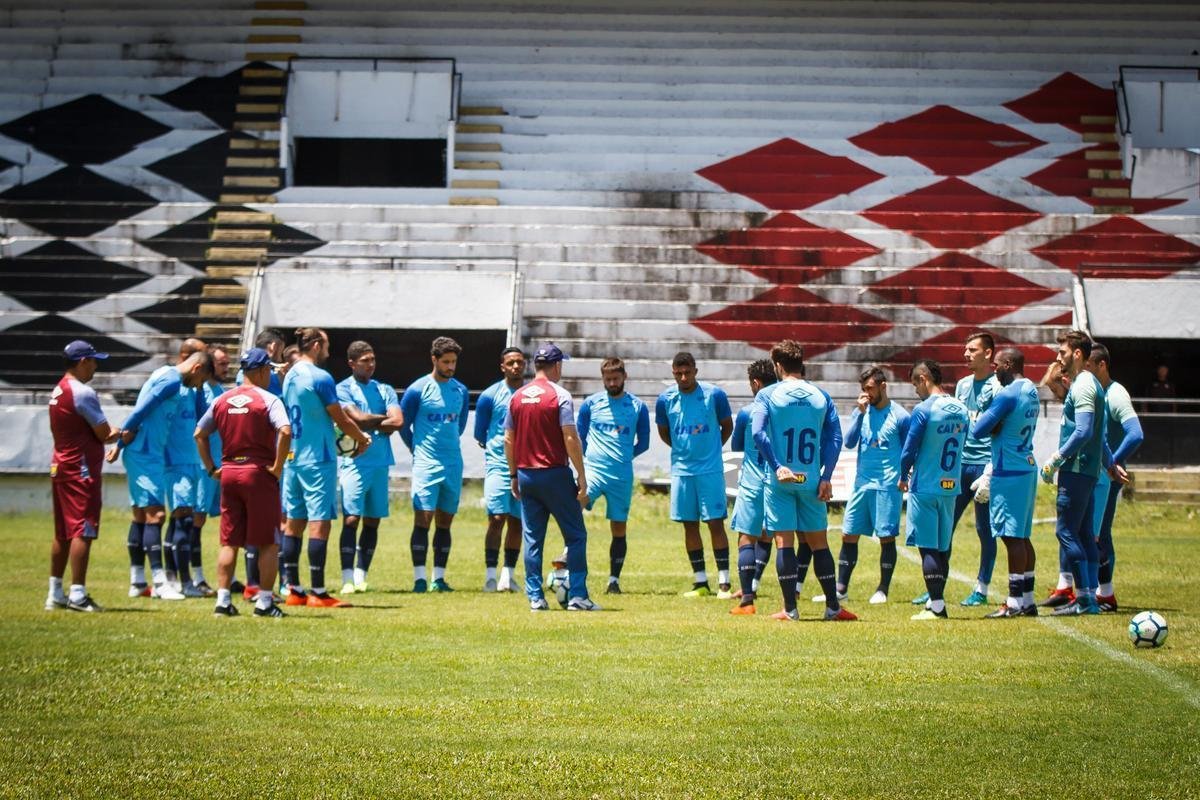 Fotos do ltimo treinamento do Cruzeiro no Estdio do Arruda, no Recife, antes de jogo contra o Sport