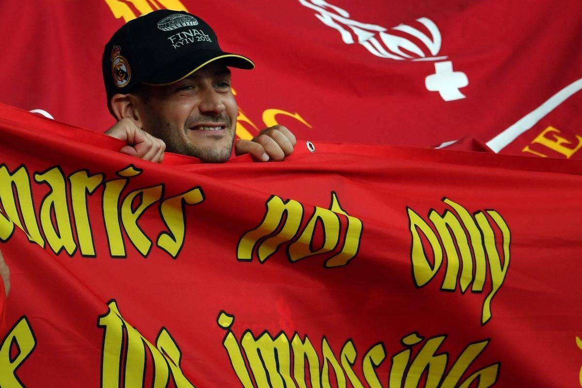 Torcidas de Real Madrid e Liverpool encheram o estdio Olmpico, de Kiev, na final da Champions