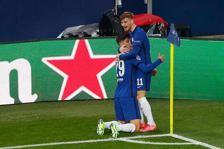 Imagens da grande decisão entre Manchester City e Chelsea no Estádio do Dragão