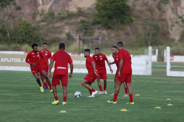Elenco alvirrubro se reapresentou nesta terça-feira para iniciar os trabalhos visando a temporada 2020, na qual o clube participará do Pernambucano, do Nordestão, da Copa do Brasil e da Série B.