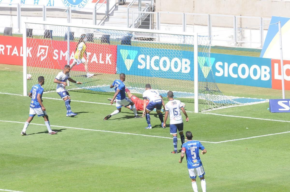 Na retomada do Campeonato Mineiro, Cruzeiro e URT se enfrentaram no Mineiro
