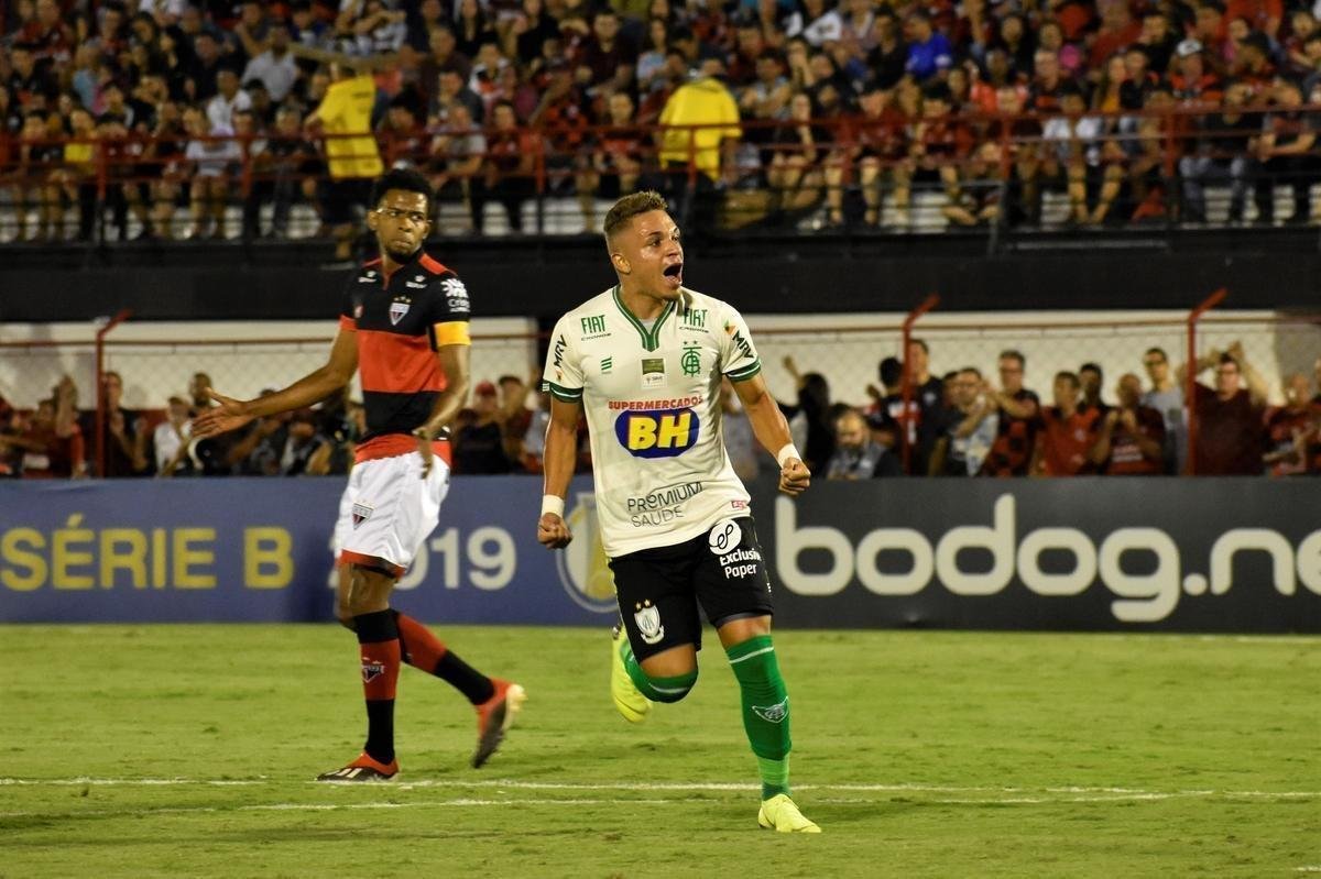 Amrica arrancou empate dramtico diante do Atltico-GO em Goinia 