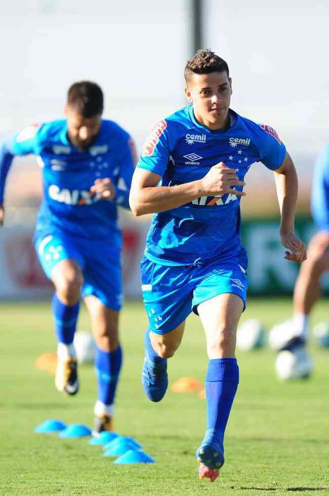 Argentinian Alexis Mecidoro played for Cruzeiro in 2017. The attacking midfielder currently plays for Persis Solo in Indonesia.