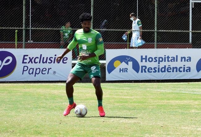 Dos dias 26 a 28 de janeiro, o Amrica realizou atividades totalmente voltadas ao confronto contra o Ava, pela 38 rodada da Srie B do Campeonato Brasileiro. Nesta sexta-feira (29), s 21h30, Coelho e Leo da Ilha se enfrentam no Independncia, em Belo Horizonte. A partida pode selar um indito tricampeonato do Amrica, que se isolaria como maior vencedor da competio. Alm disso, o elenco almeja a conquista para coroar uma temporada histrica, em que o clube foi semifinalista da Copa do Brasil.