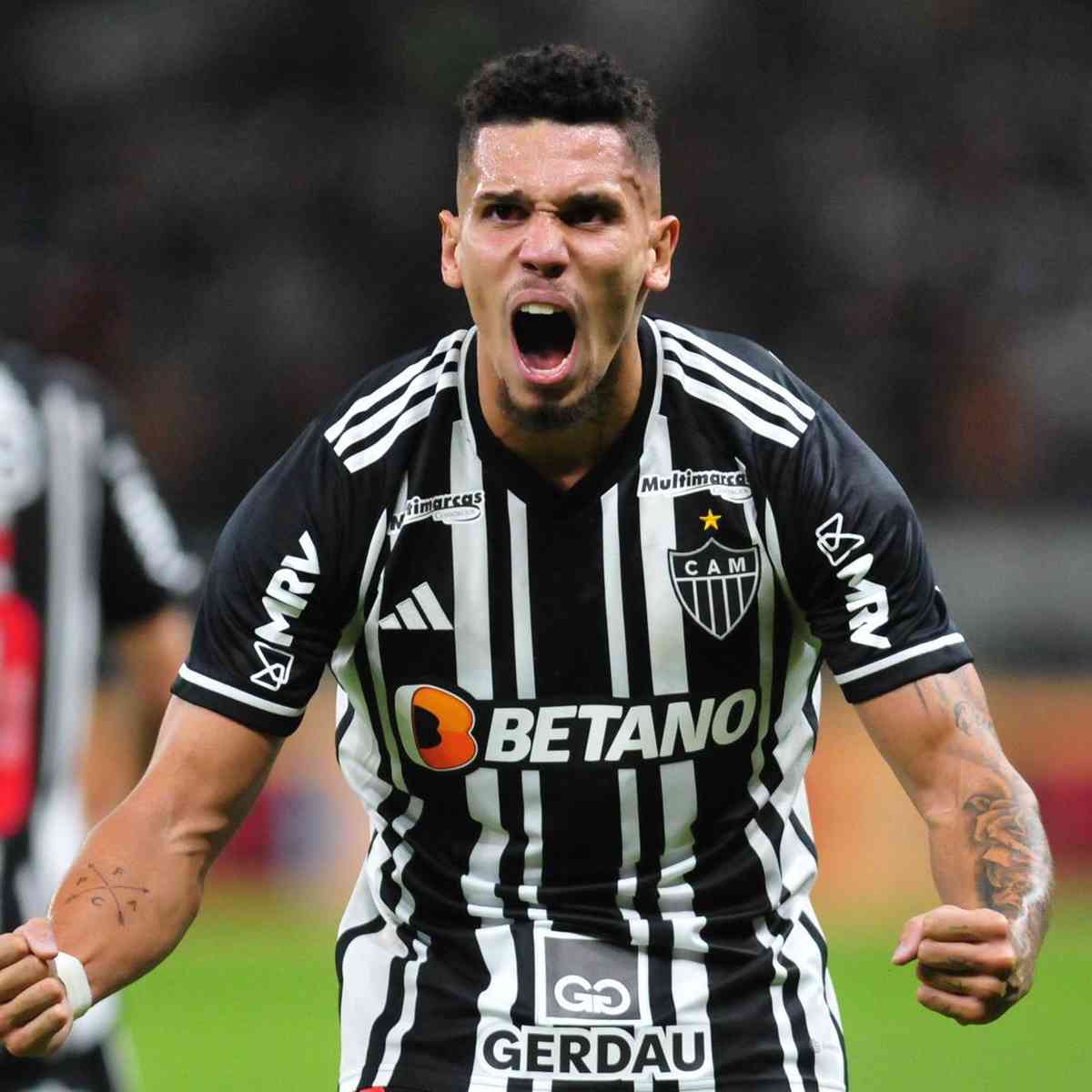 Paulinho pode completar 50 jogos pelo Galo