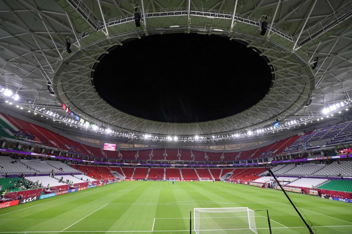 Estdio Al Thumama: arena da Copa tem capacidade para 40 mil torcedores e fica em Doha, capital do Catar. Foi projetado por pessoas nascidas no pas e reflete tradio familiar catari
