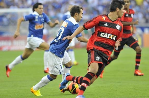 Galeria de fotos do jogo entre Cruzeiro e Flamengo, no Mineiro, pela 19 rodada do Brasileiro