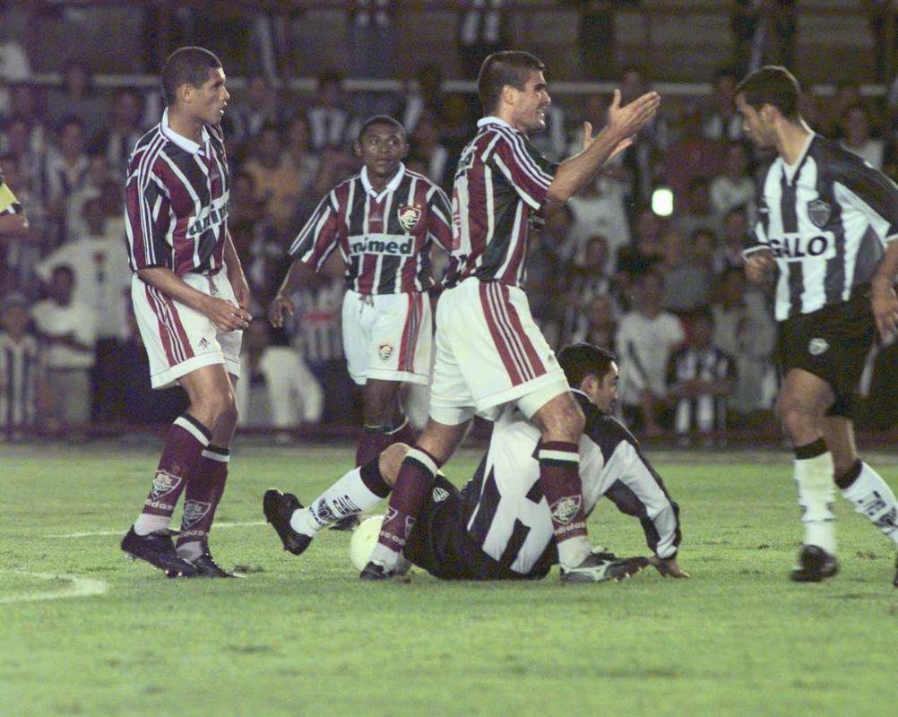 No jogo de volta, no Mineiro, Atltico e Fluminense empataram por 2 a 2. O Galo acabou classificado pelo gol qualificado fora de casa