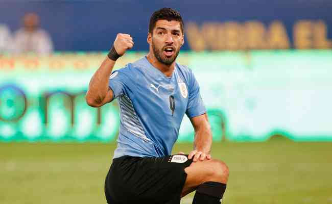 Surez gol contra marcado por Quinteros para o Uruguai