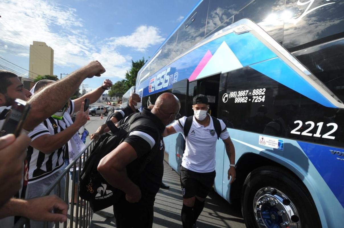 Delegao alvinegra chegou a Cuiab para final da Supercopa do Brasil entre Atltico e Flamengo
