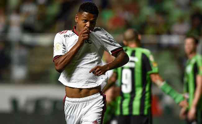 Matheus Frana fez o primeiro gol do Flamengo na vitria sobre o Amrica