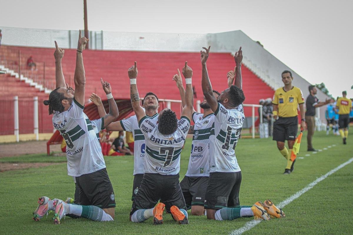 Coritiba - eliminou o Operrio-PR na segunda fase.