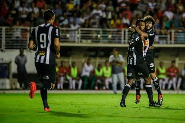 Confira imagens do jogo em Varginha