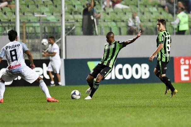 Fotos do jogo entre América e Operário
