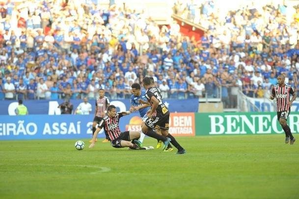 Fotos do jogo entre Cruzeiro e So Paulo