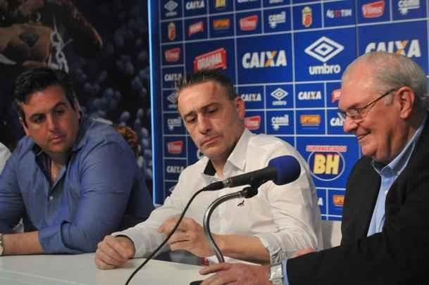 Portugus Paulo Bento foi apresentado nesta segunda-feira como novo treinador do Cruzeiro